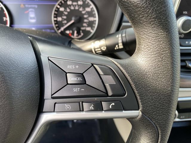 Used 2025 Nissan Altima 2.5 SV image 13