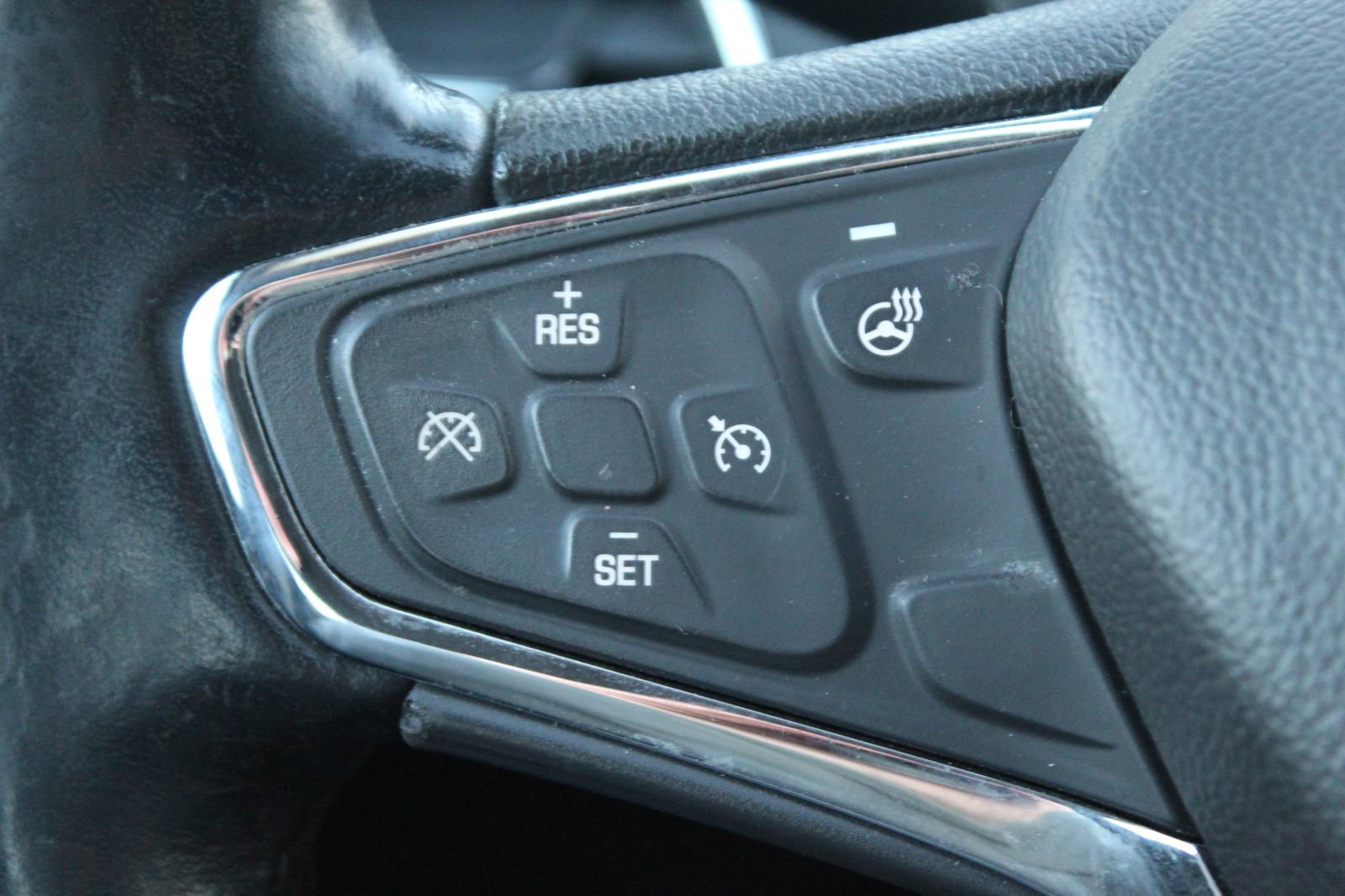 Used 2017 Chevrolet Cruze Premier image 23