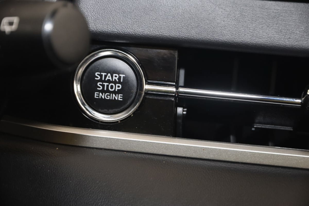 Used 2024 Mitsubishi Outlander Ralliart AWD/4WD image 29
