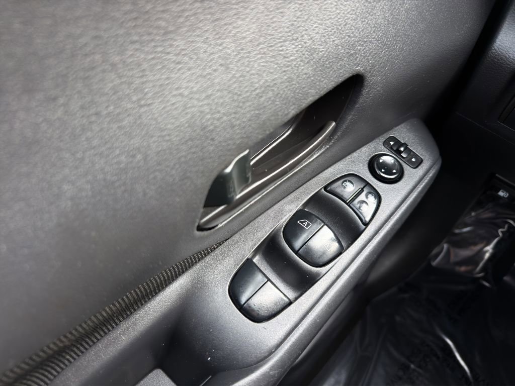 Used 2023 Nissan Kicks S FWD image 11