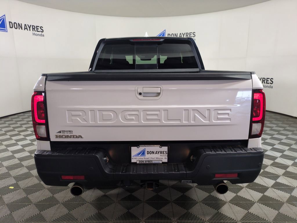 Certified 2024 Honda Ridgeline Black Edition image 5