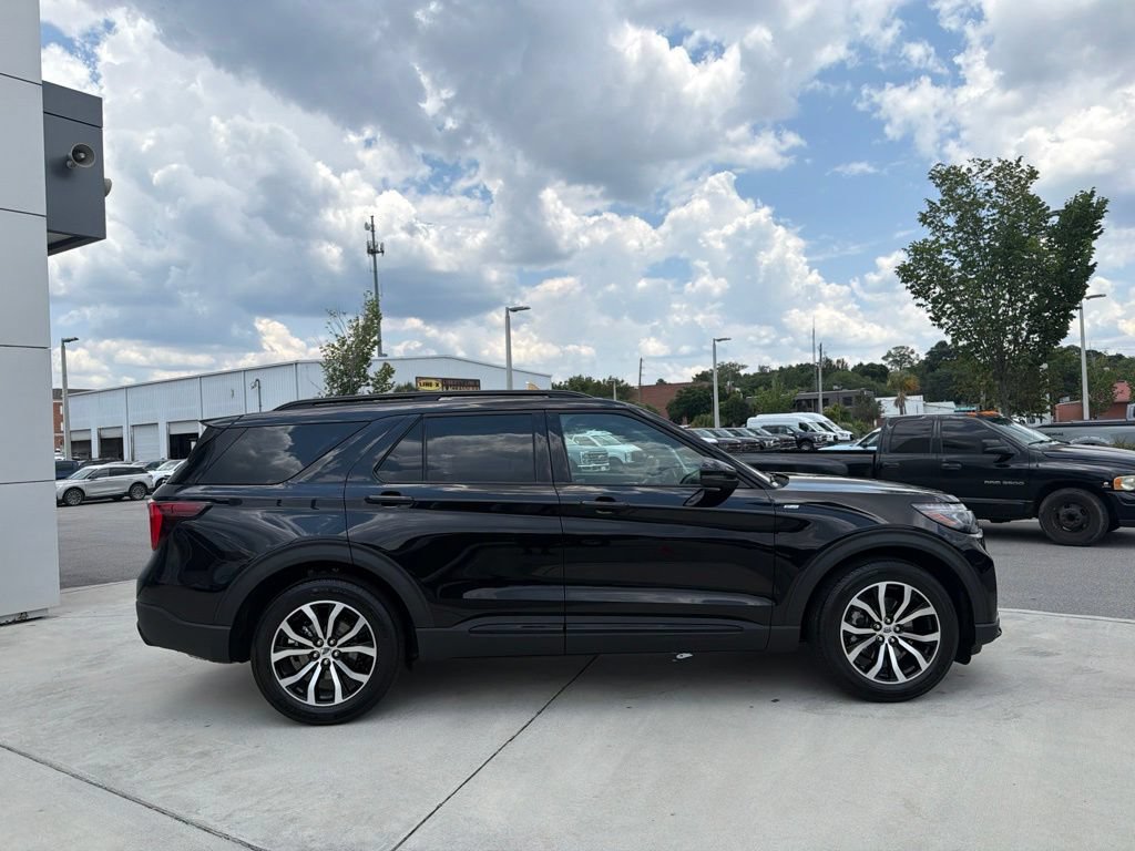 Certified 2026 Ford Explorer ST-Line RWD video 2
