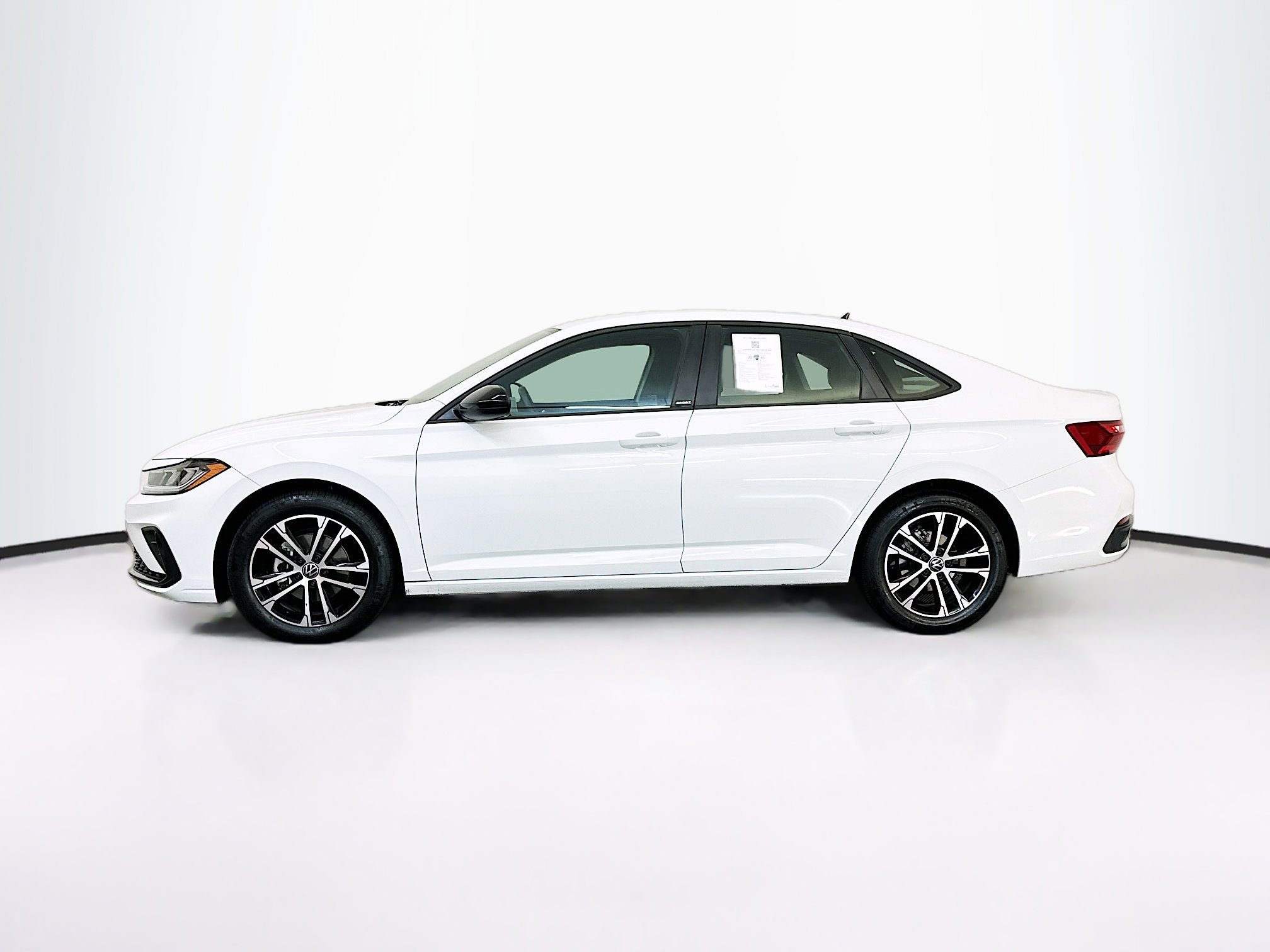 Used 2025 Volkswagen Jetta Sport image 4