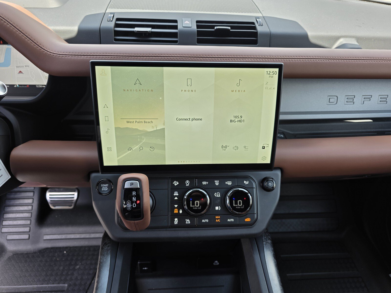 New 2026 Land Rover Defender 110 OCTA AWD/4WD image 18