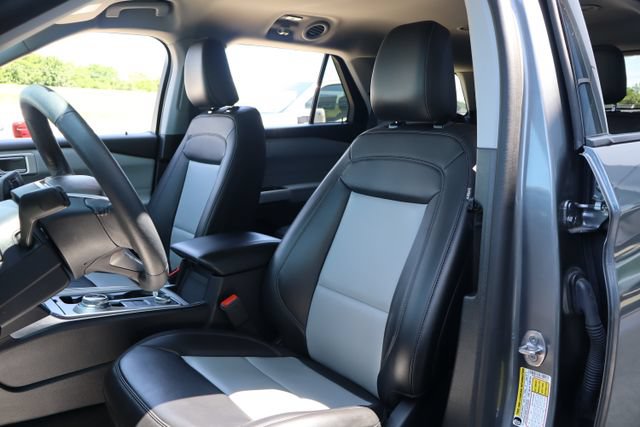 Certified 2024 Ford Explorer XLT w/ Equipment Group 202A AWD/4WD image 18