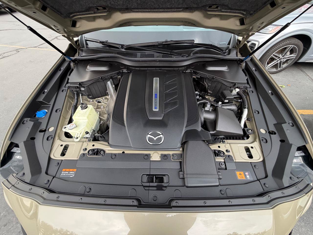 Used 2025 MAZDA CX-70 Plug-In Hybrid w/ Premium Plus AWD/4WD image 24
