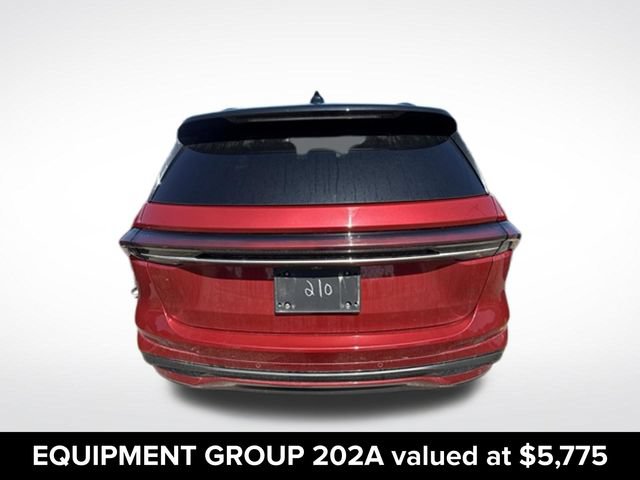 Used 2024 Lincoln Nautilus Reserve w/ Equipment Group 202A AWD/4WD image 3