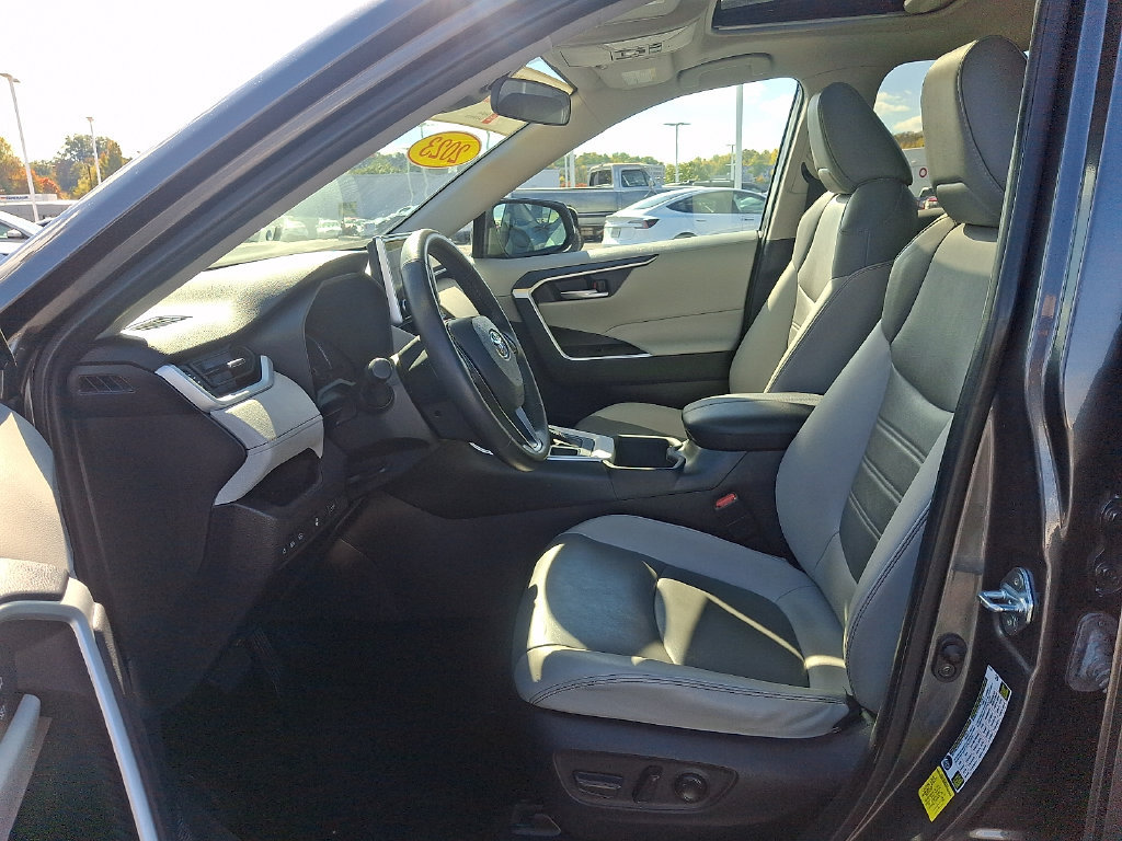 Used 2023 Toyota RAV4 XLE Premium AWD/4WD image 13