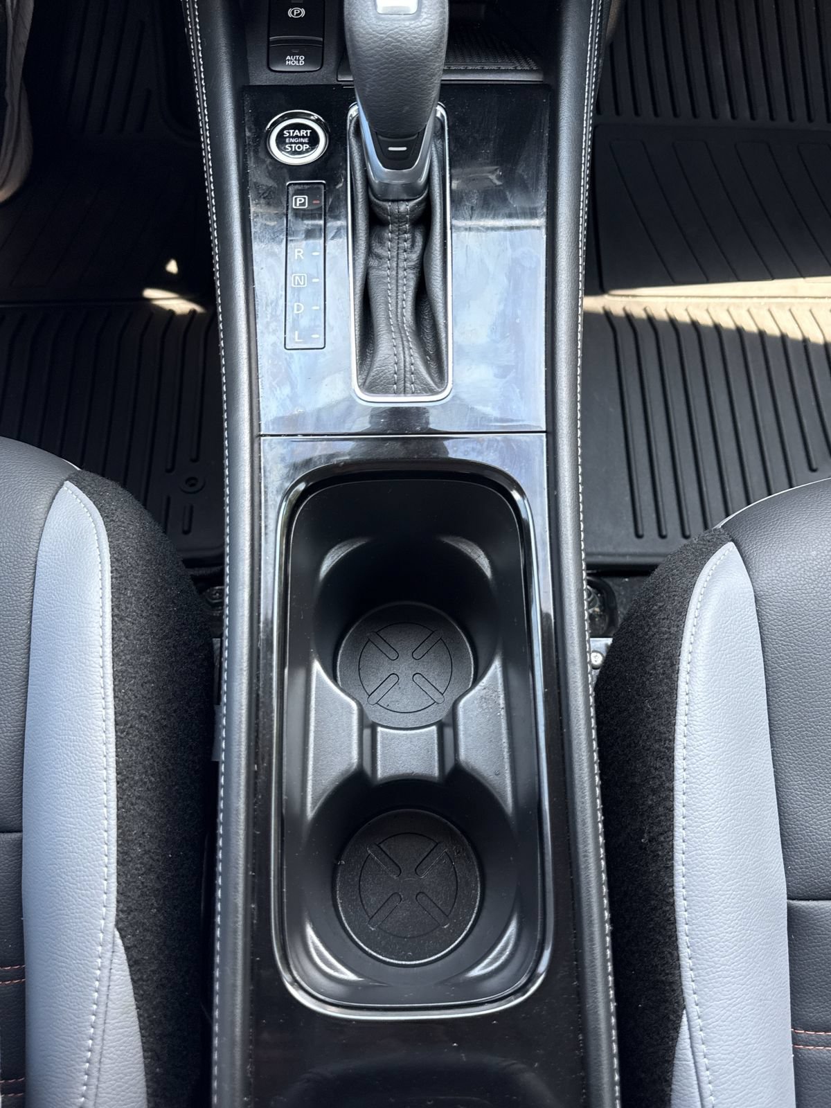 Used 2023 Nissan Kicks SR w/ SR Premium Package FWD image 28