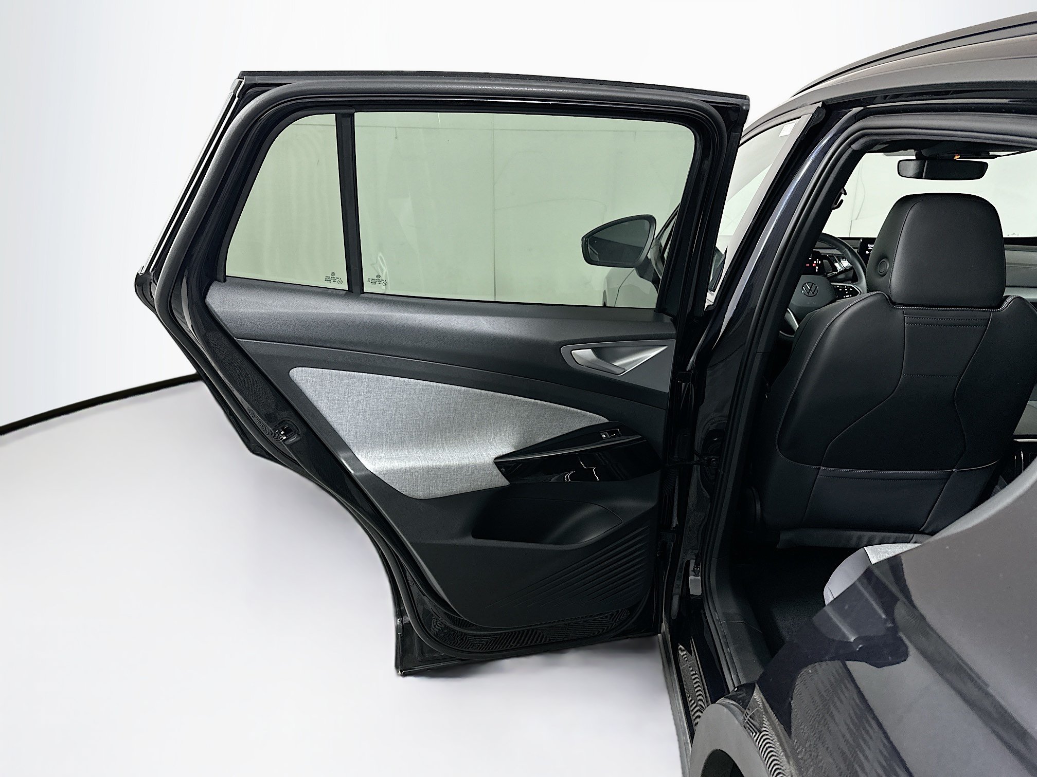 Used 2023 Volkswagen ID.4 2WD image 25