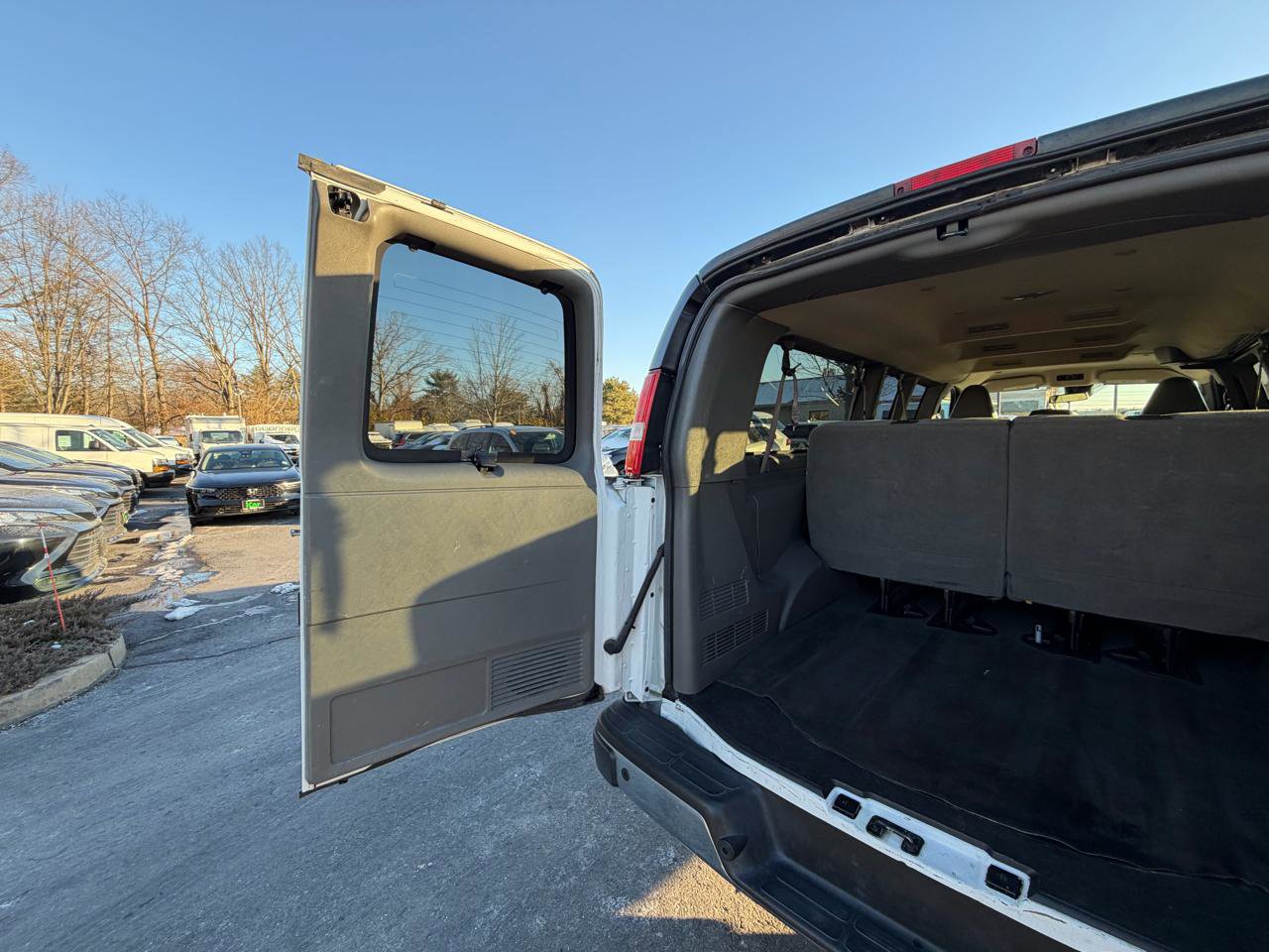 Used 2021 Chevrolet Express 3500 LT w/ LT Preferred Equipment Group image 32