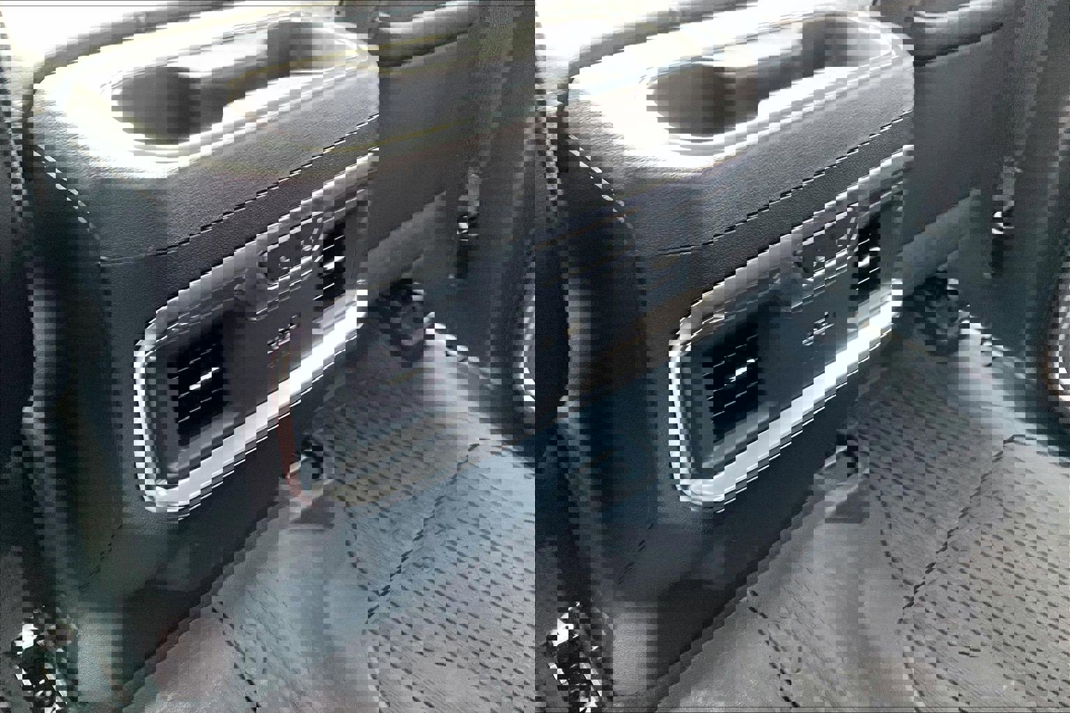 Used 2025 GMC Sierra 3500 SLT w/ SLT Premium Package image 30