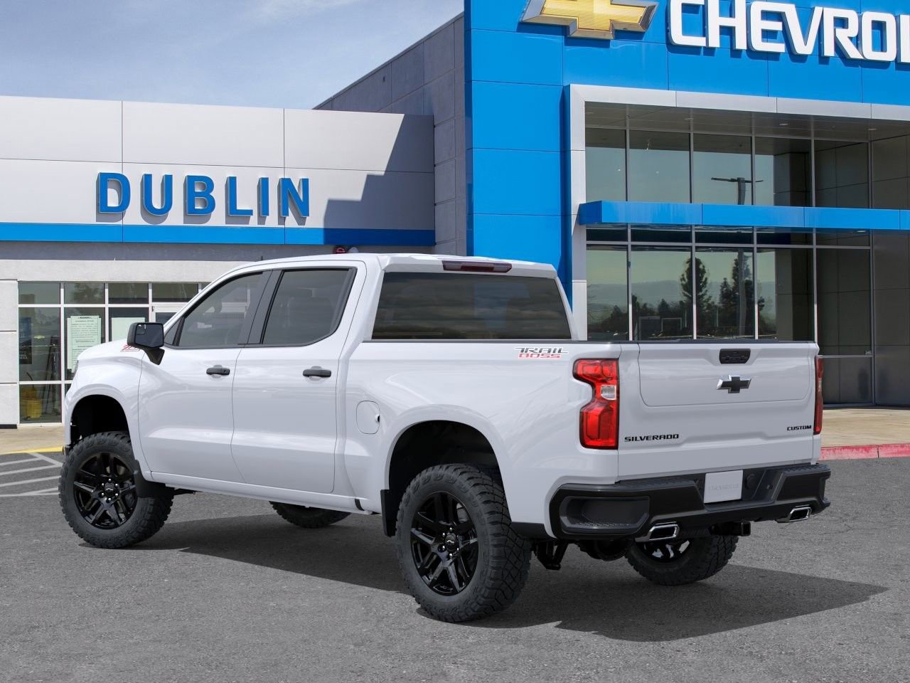 New 2026 Chevrolet Silverado 1500 Custom Trail Boss w/ LPO, Dark Essentials Package AWD/4WD image 4