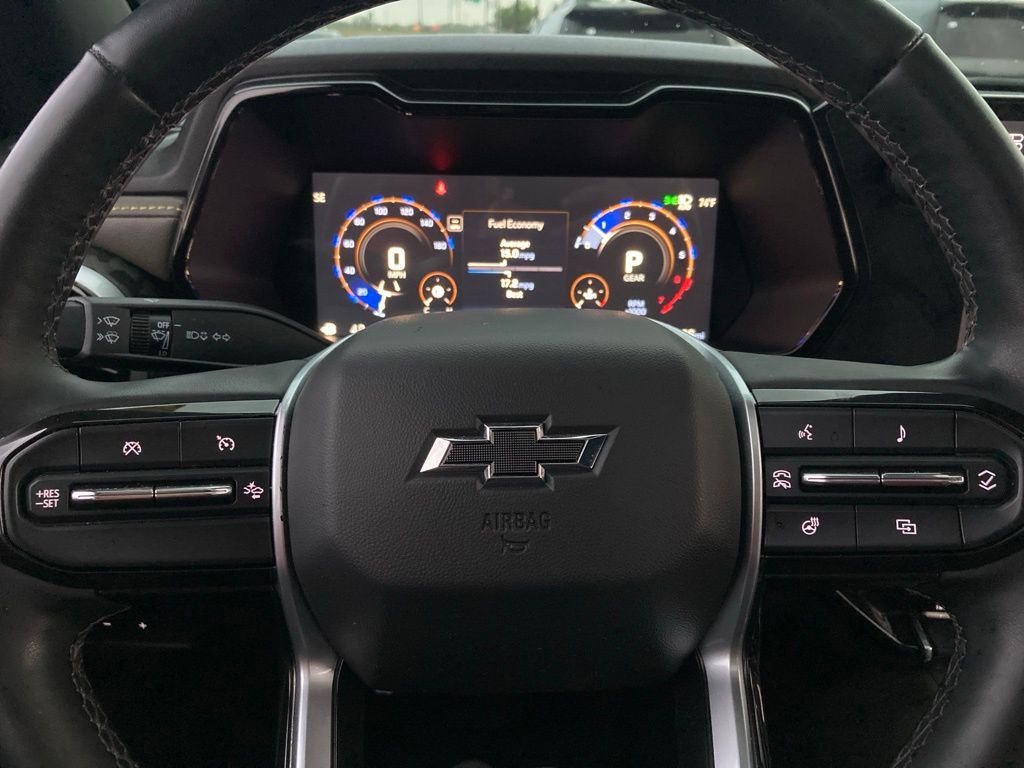 Used 2025 Chevrolet Colorado ZR2 w/ Midnight Edition AWD/4WD image 18