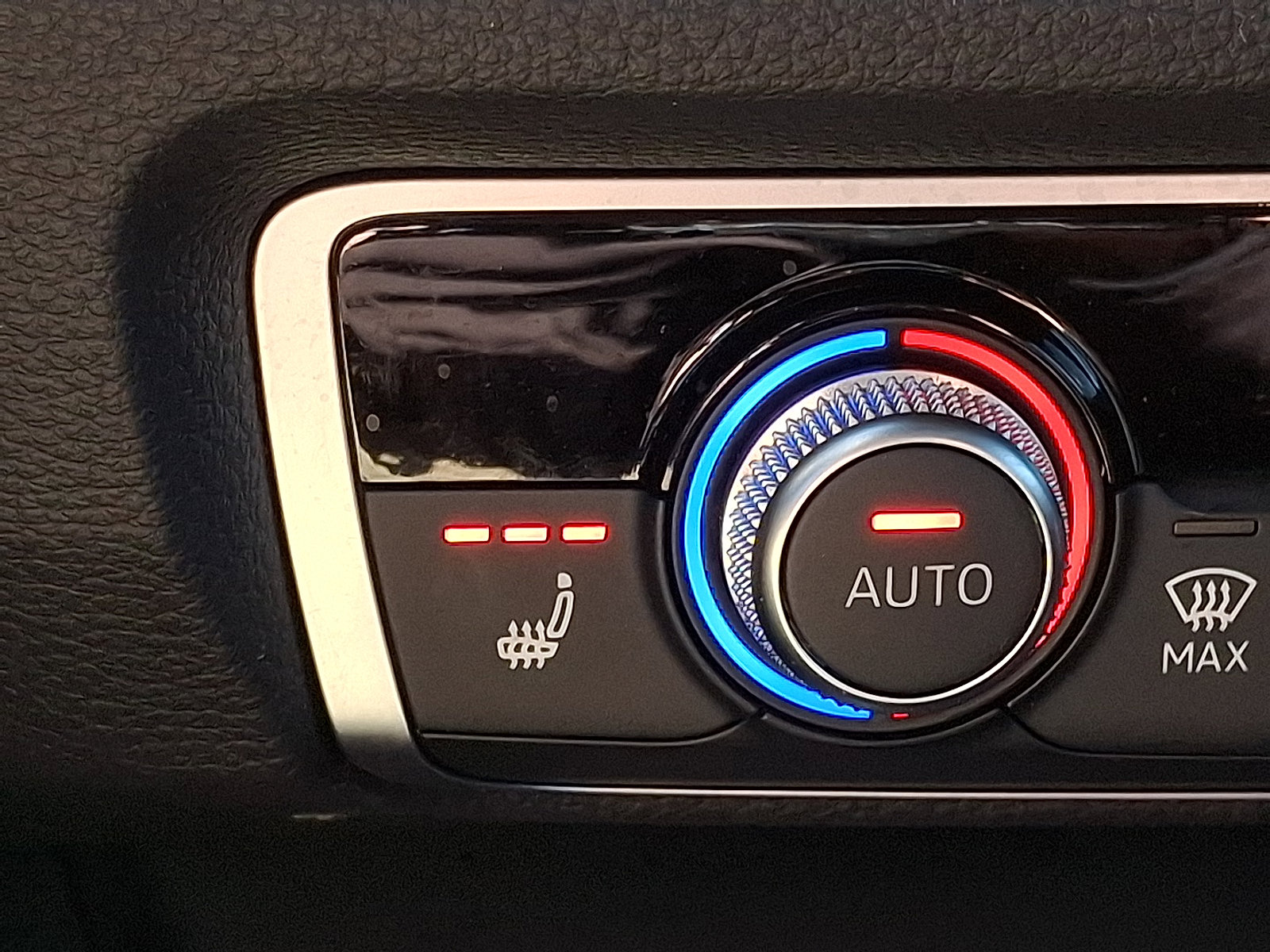 Used 2024 Audi Q3 2.0T Premium Plus w/ Premium Plus Package image 27