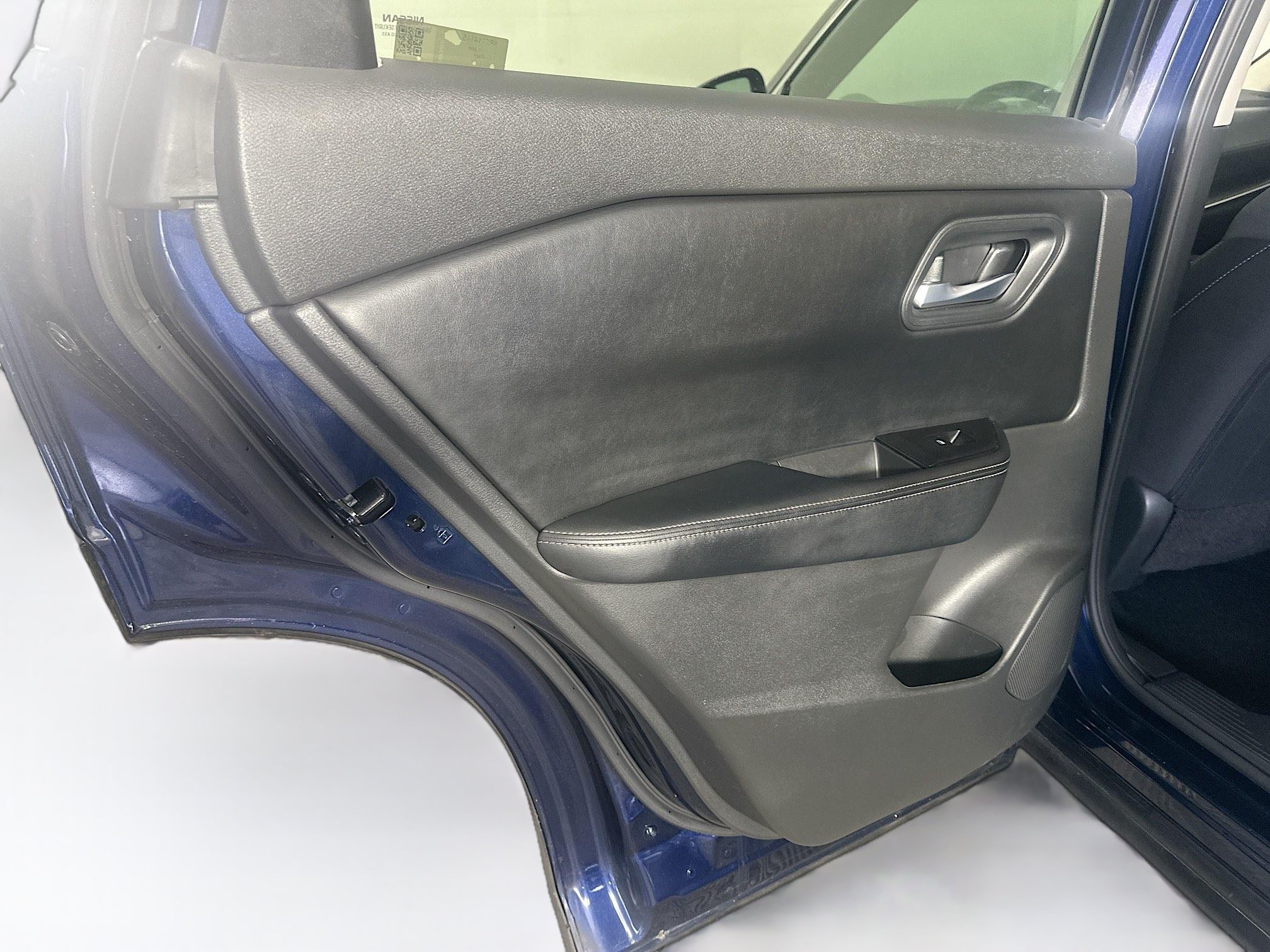 Used 2024 Nissan Rogue SV AWD/4WD image 25