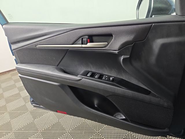 Used 2025 Toyota Camry LE image 28