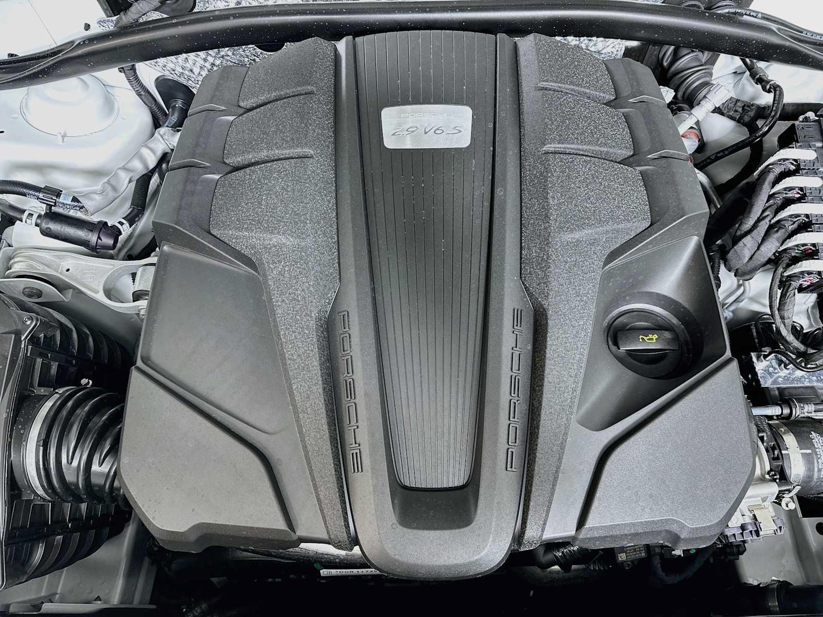 Certified 2025 Porsche Macan S AWD/4WD image 31