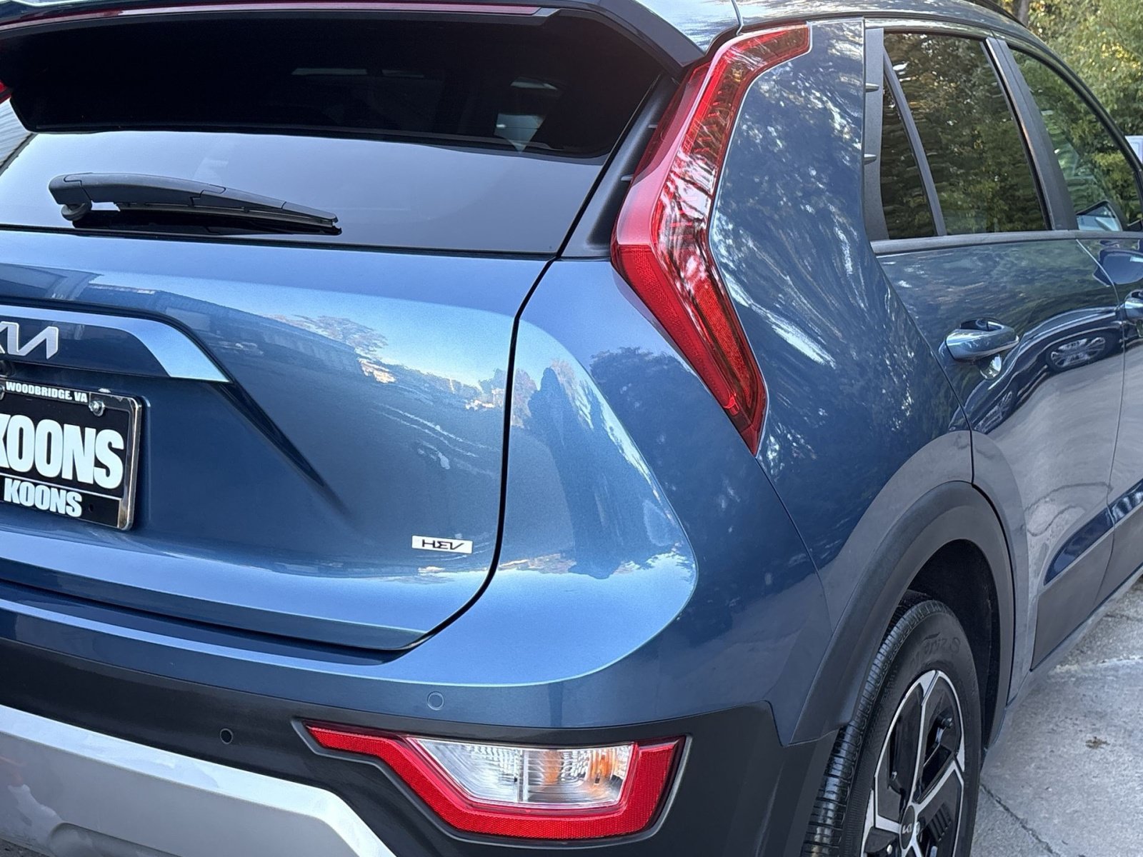 Used 2025 Kia Niro EX FWD image 16