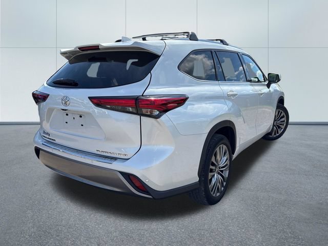 Used 2022 Toyota Highlander Platinum AWD/4WD image 4