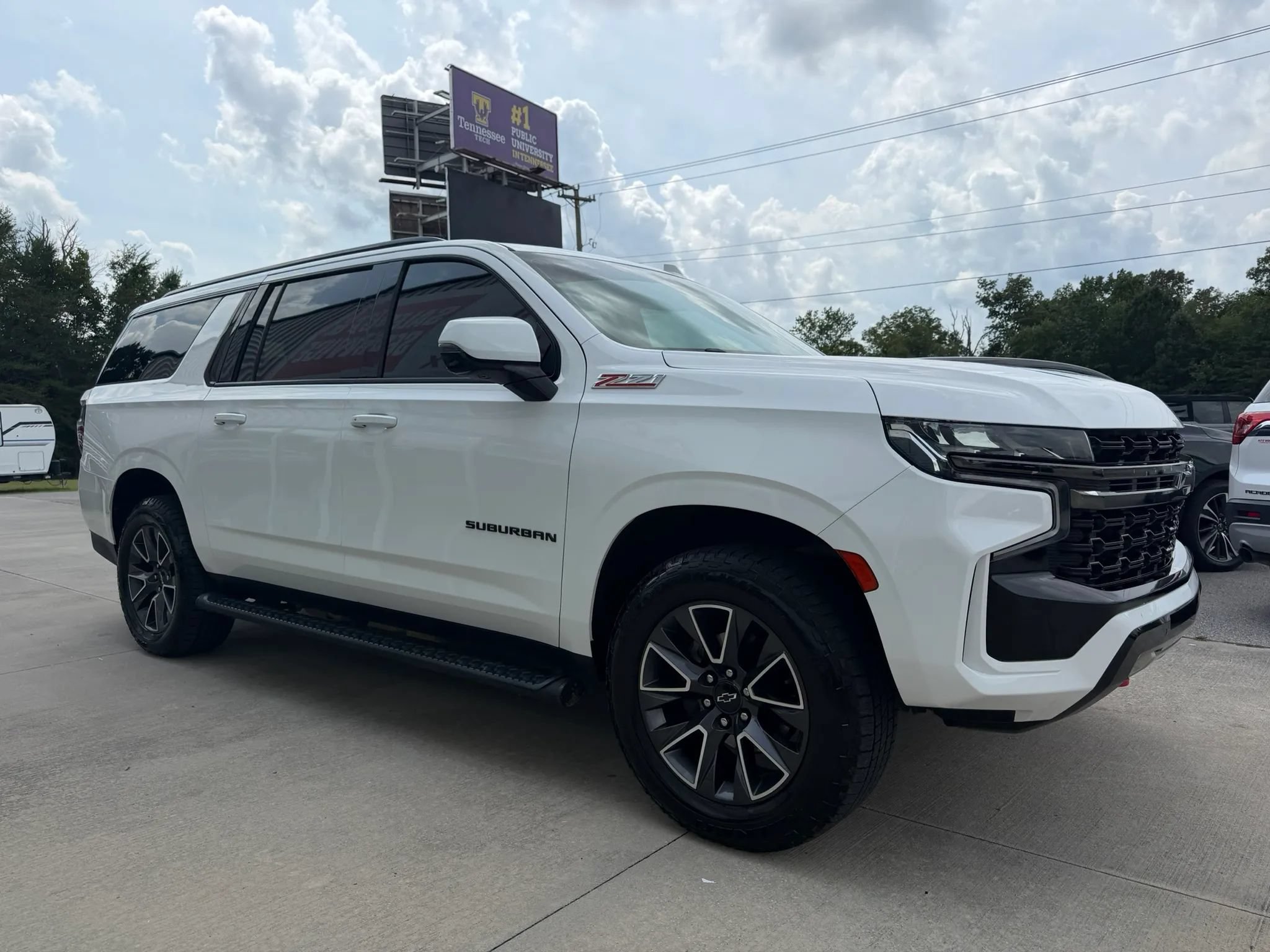 Used 2021 Chevrolet Suburban Z71 w/ Luxury Package AWD/4WD image 28