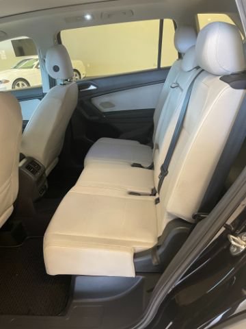 Used 2020 Volkswagen Tiguan SEL FWD image 17