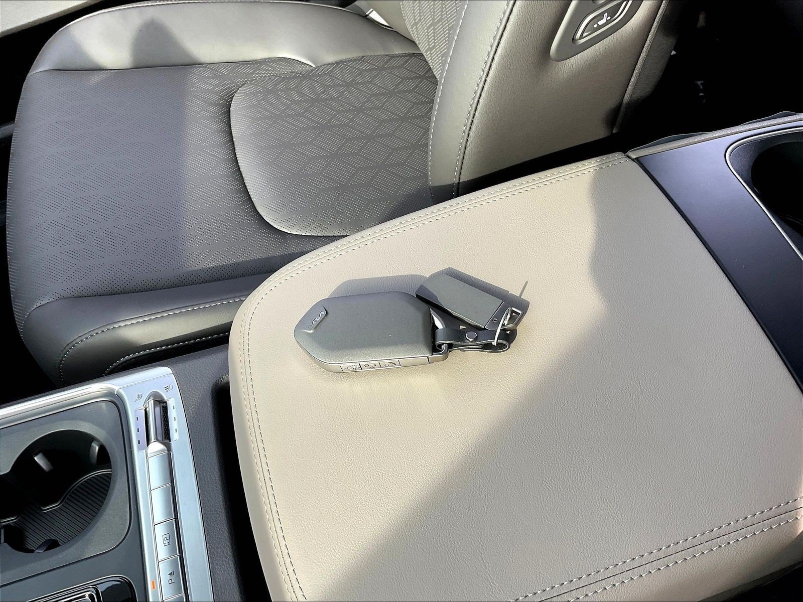 New 2027 Kia Carnival Hybrid FWD image 23