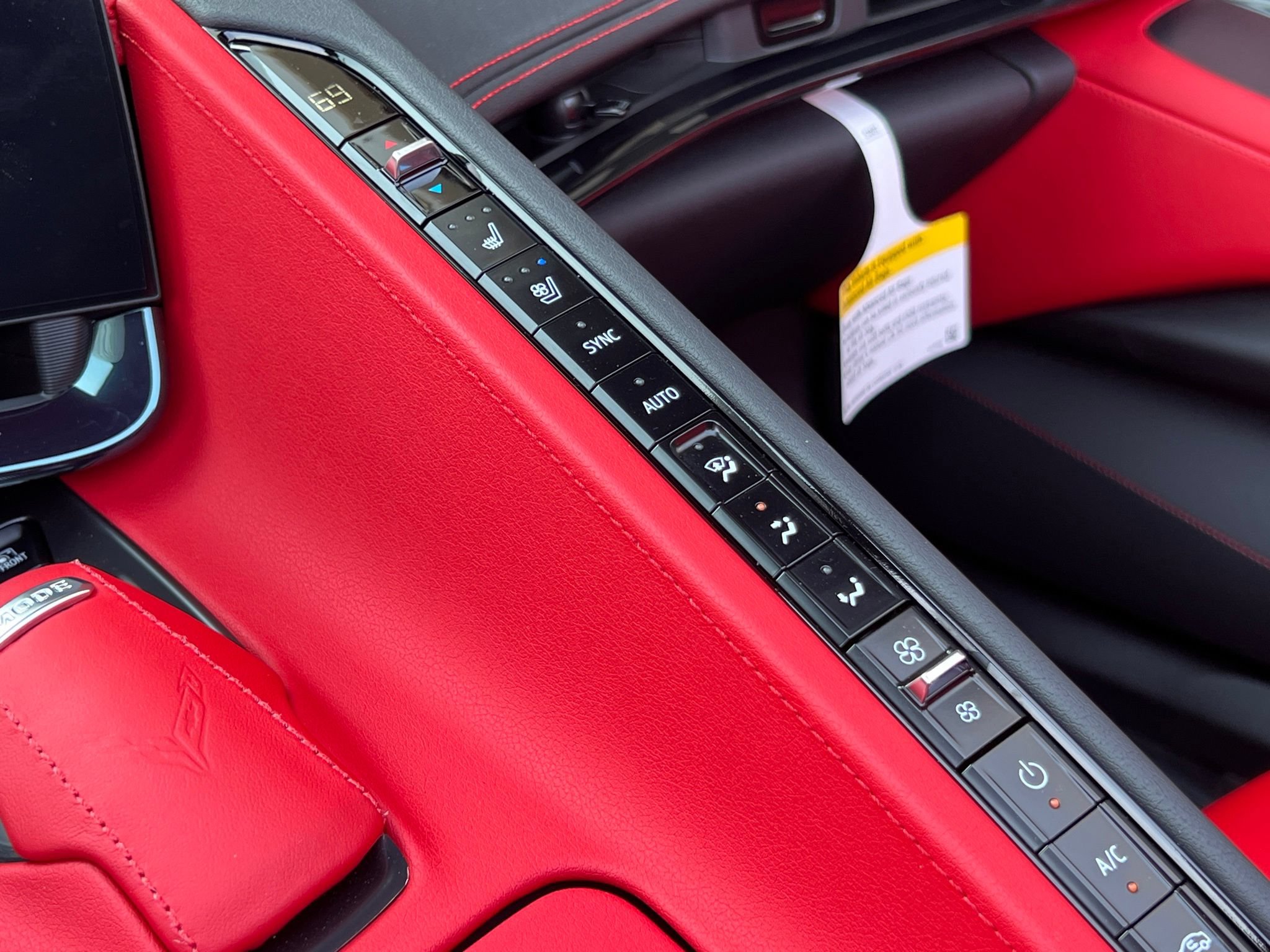 Used 2025 Chevrolet Corvette Z06 w/ Stealth Interior Trim Package RWD image 39