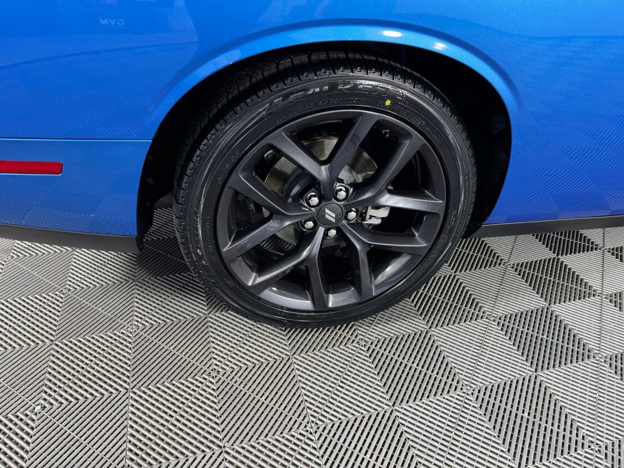 Used 2023 Dodge Challenger R/T w/ Blacktop Package image 30