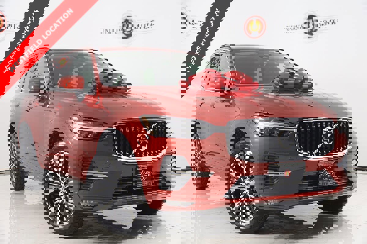 Used 2022 Volvo XC60 B5 Momentum image 1