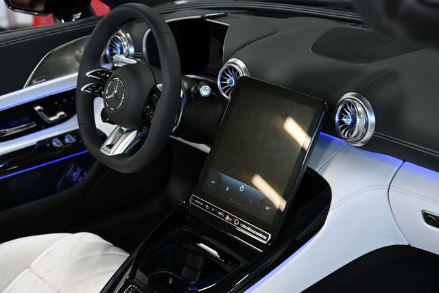 Used 2026 Mercedes-Benz SL 63 AMG S e Performance 4MATIC image 50