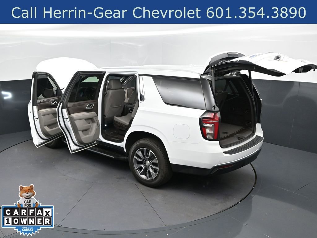 Used 2024 Chevrolet Tahoe LT RWD image 2
