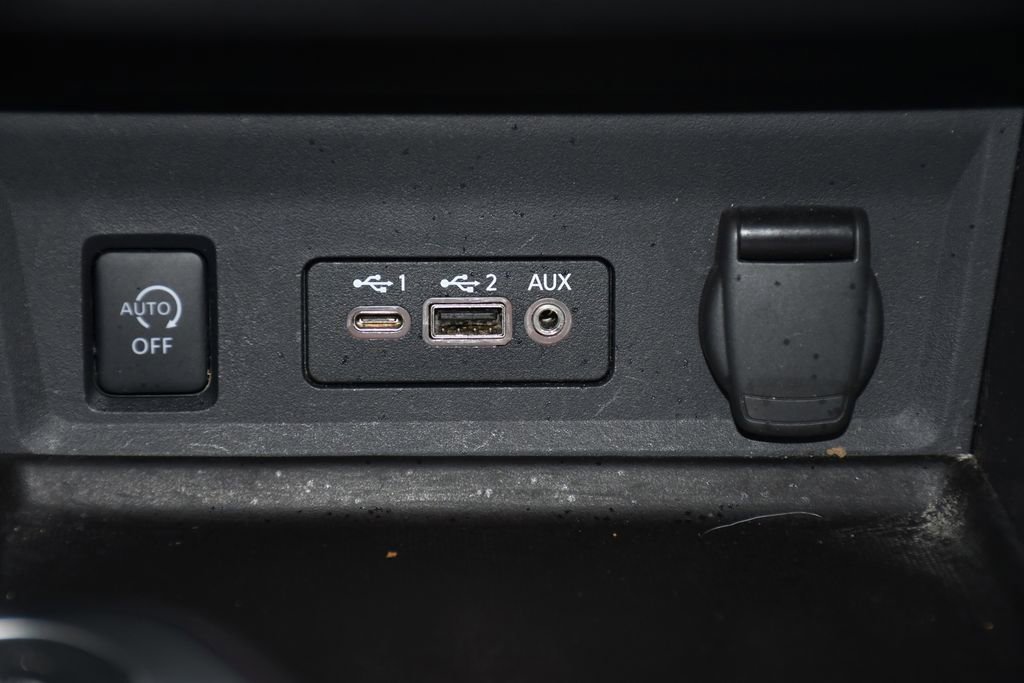 Used 2025 Nissan Sentra SV image 21