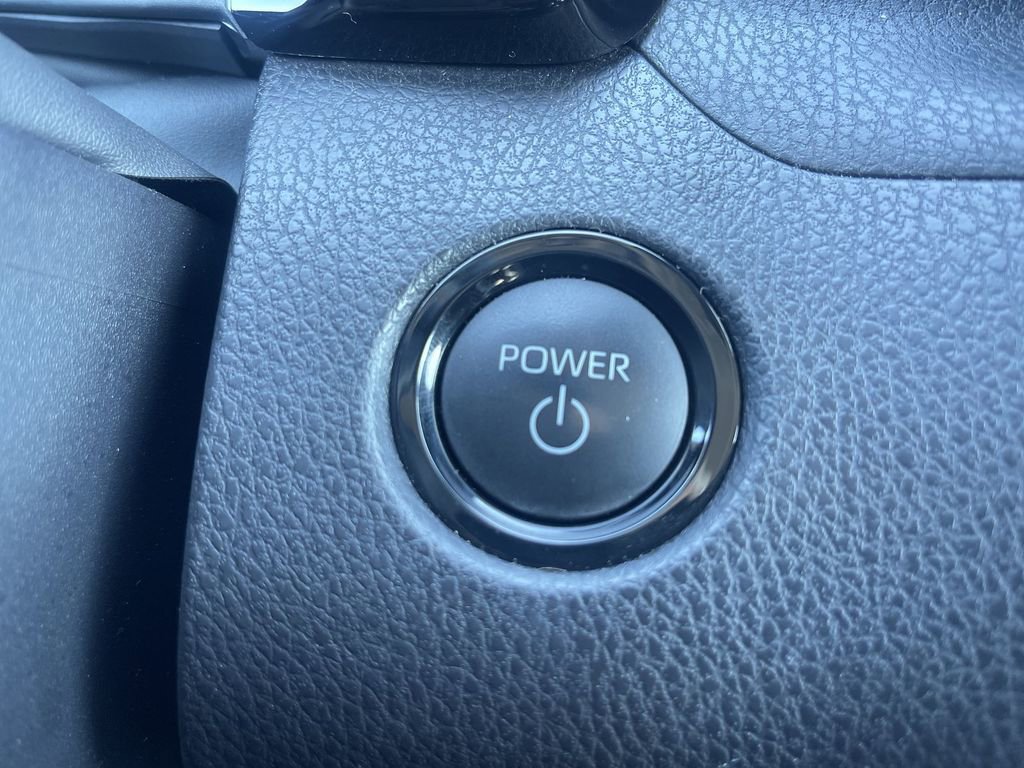 Used 2025 Toyota Camry LE w/ Convenience Package image 23