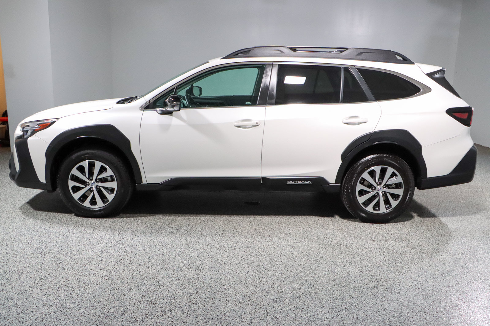 Used 2024 Subaru Outback Premium AWD/4WD image 10