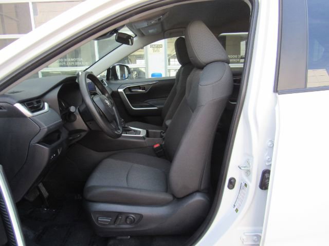 Used 2025 Toyota RAV4 XLE image 15