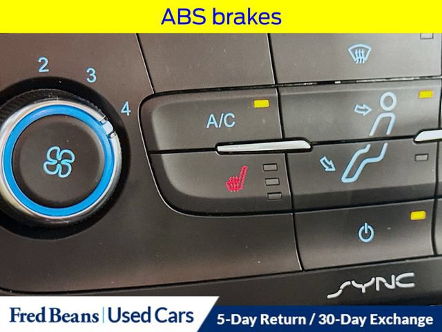Used 2015 Ford Focus SE w/ SE Cold Weather Package FWD image 21