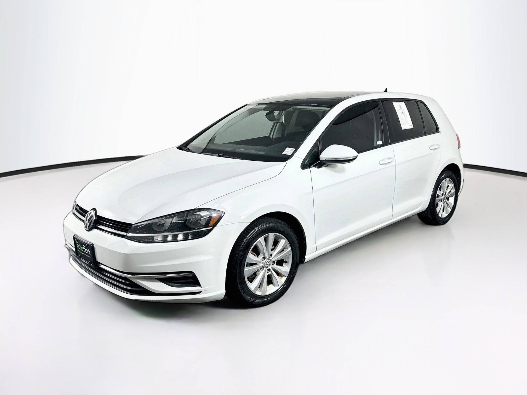 Used 2020 Volkswagen Golf 4-Door FWD image 3
