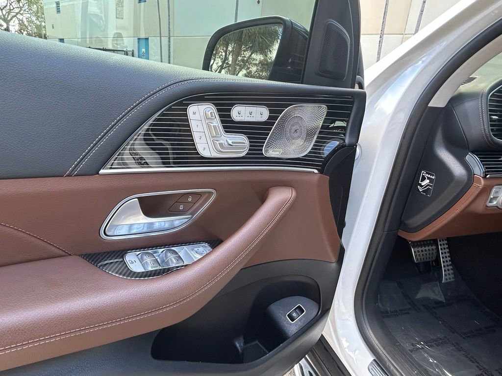 Used 2024 Mercedes-Benz GLS 580 4MATIC w/ Warmth & Comfort Package image 16