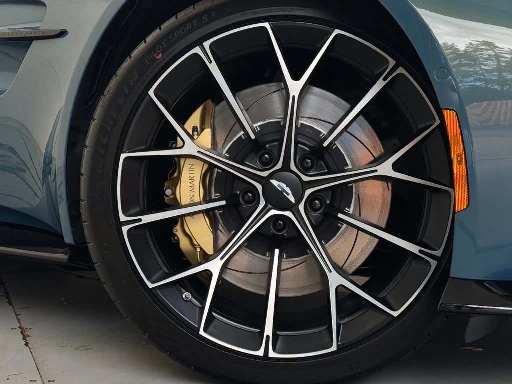 New 2026 Aston Martin V8 Vantage Roadster image 49