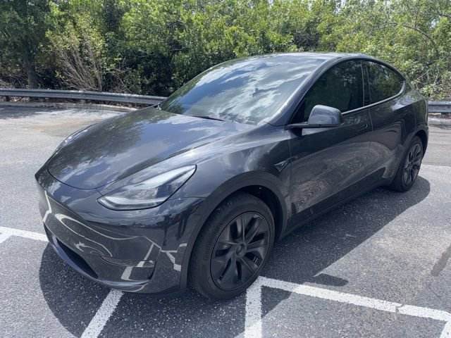 Used 2024 Tesla Model Y Long Range RWD video 1