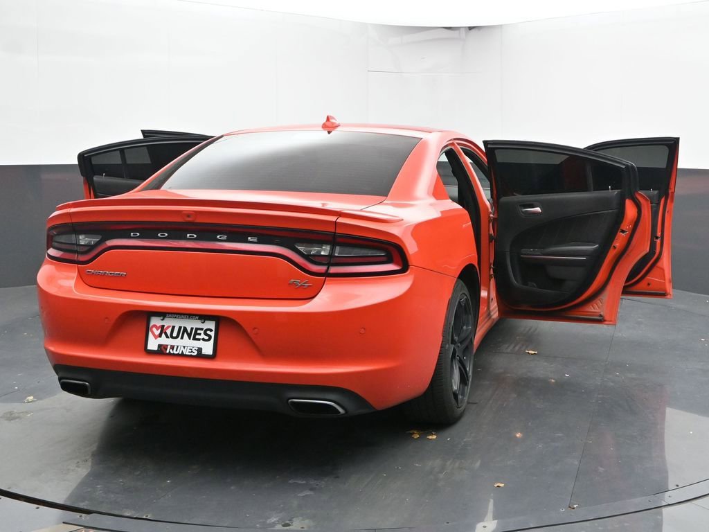 Used 2017 Dodge Charger R/T w/ Plus Group image 52