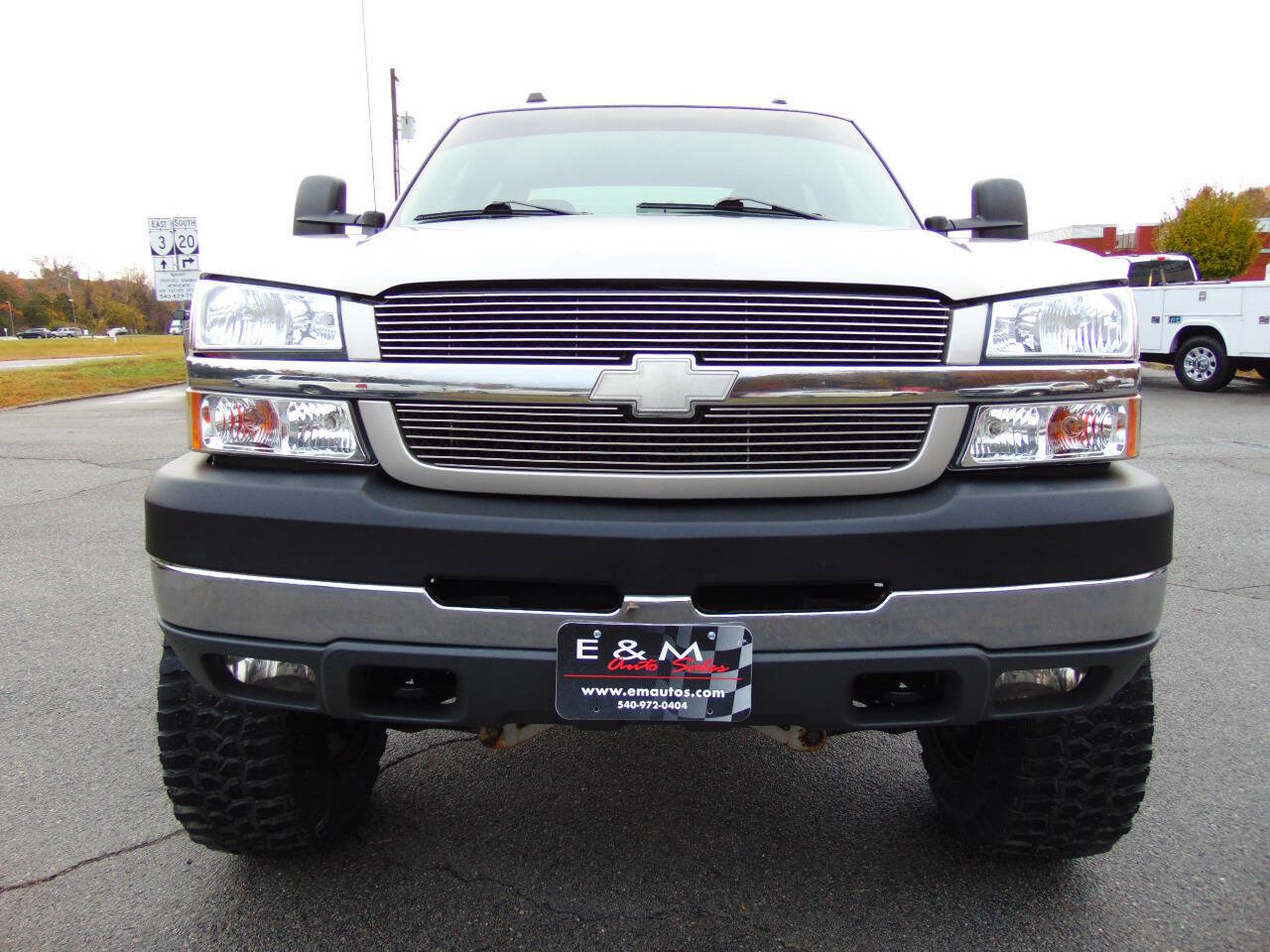Used 2004 Chevrolet Silverado 2500 LT w/ Heavy-Duty Power Package image 3