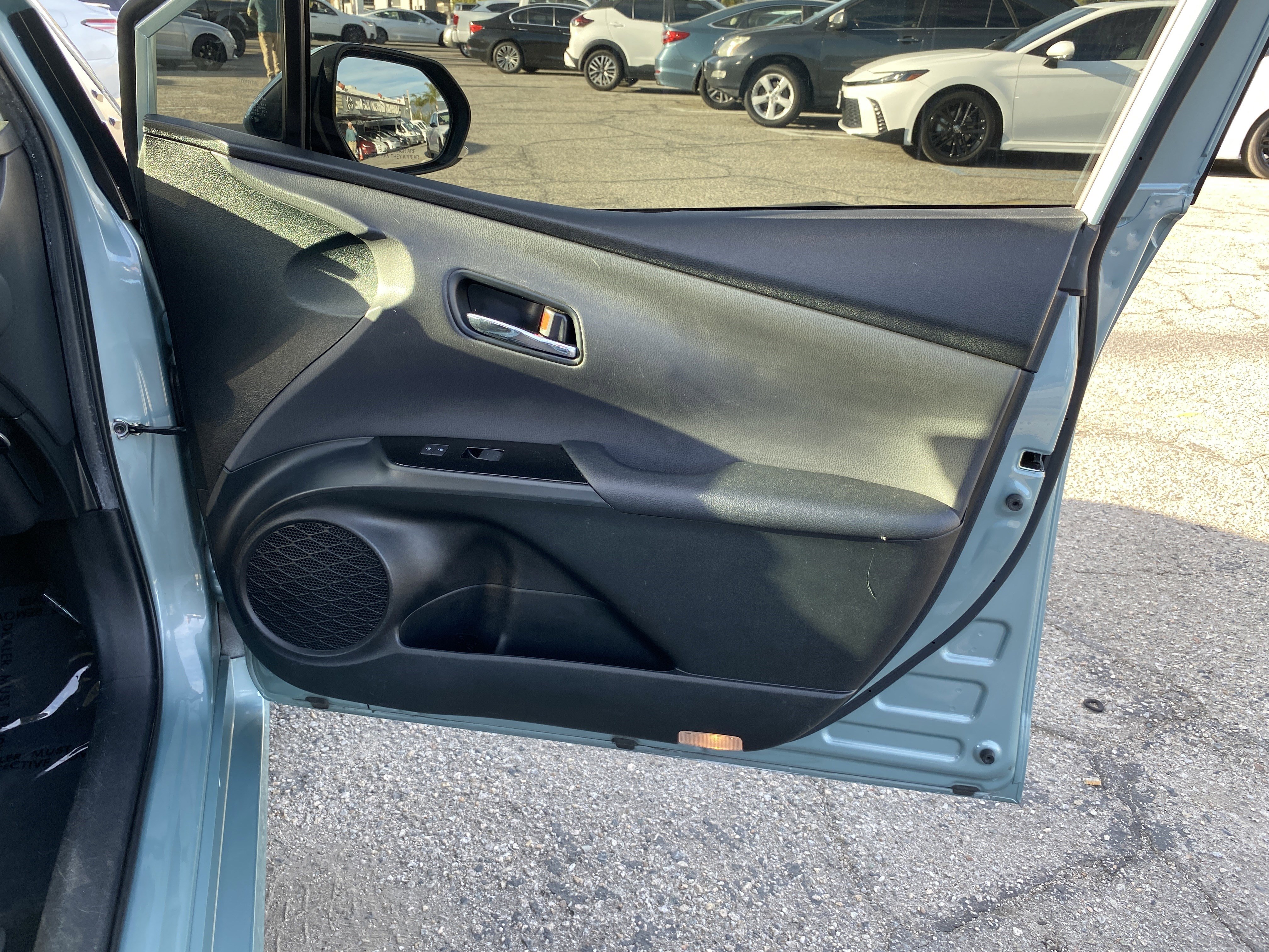 Used 2021 Toyota Prius LE FWD image 20