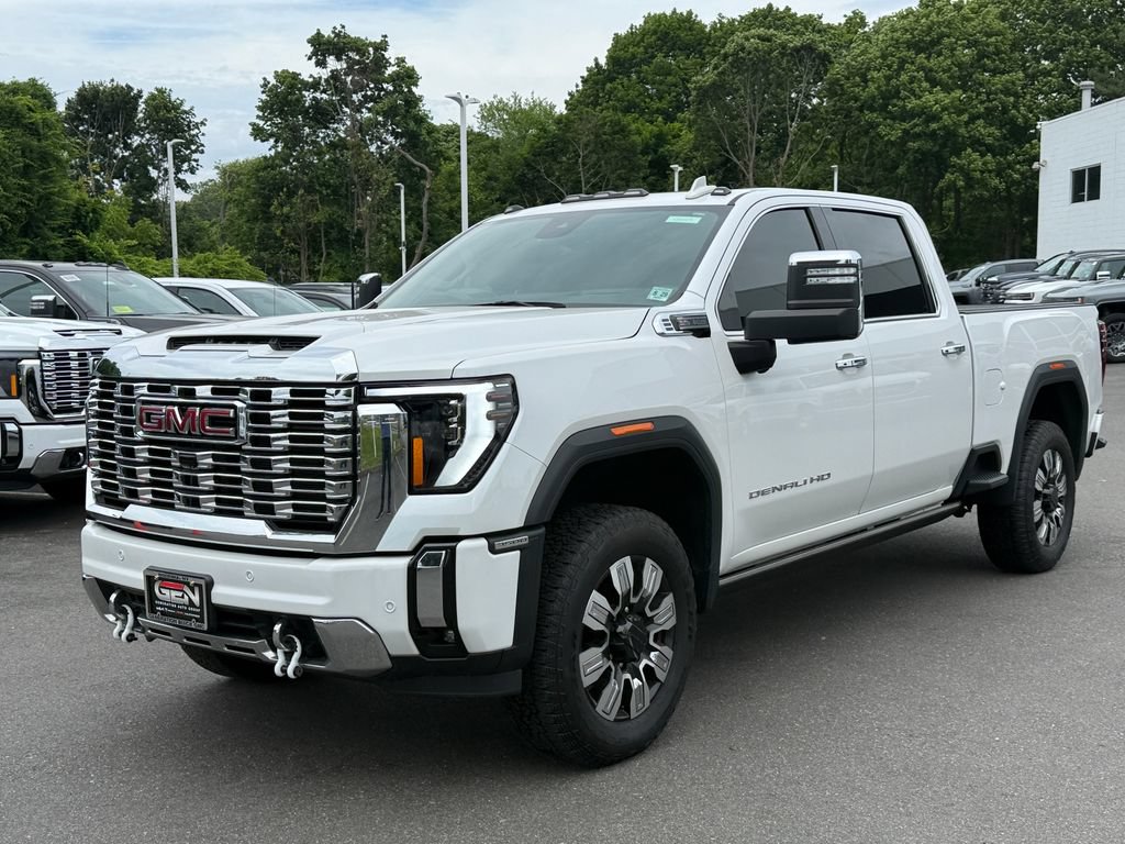 Used 2024 GMC Sierra 3500 Denali w/ Denali Reserve Package AWD/4WD image 3