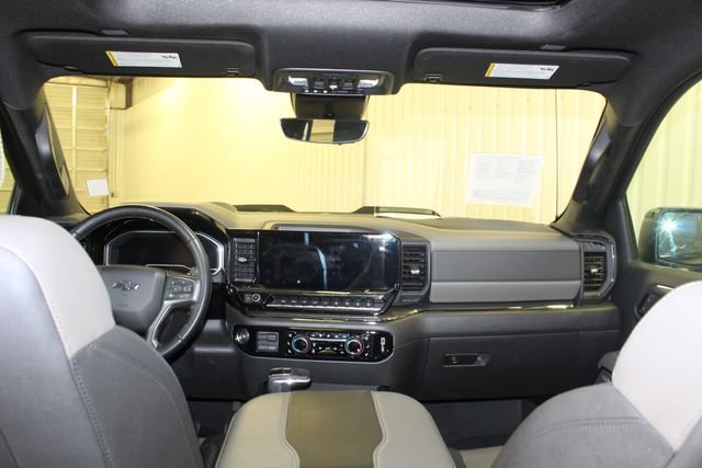 Used 2023 Chevrolet Silverado 1500 ZR2 w/ Technology Package AWD/4WD image 19
