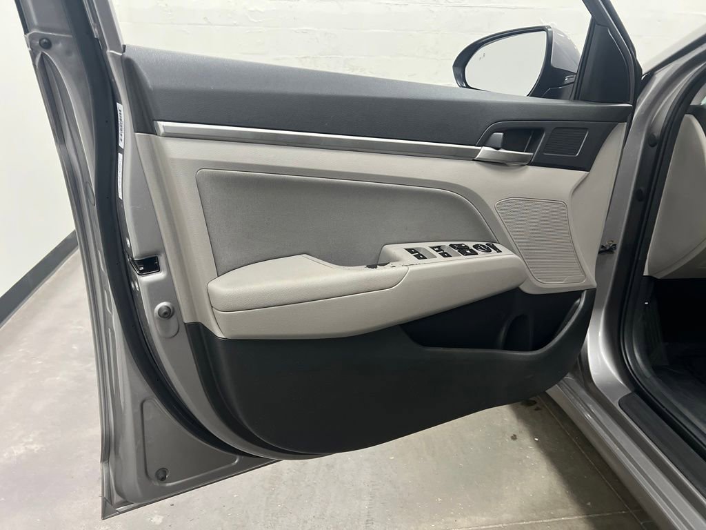 Used 2020 Hyundai Elantra SEL image 13