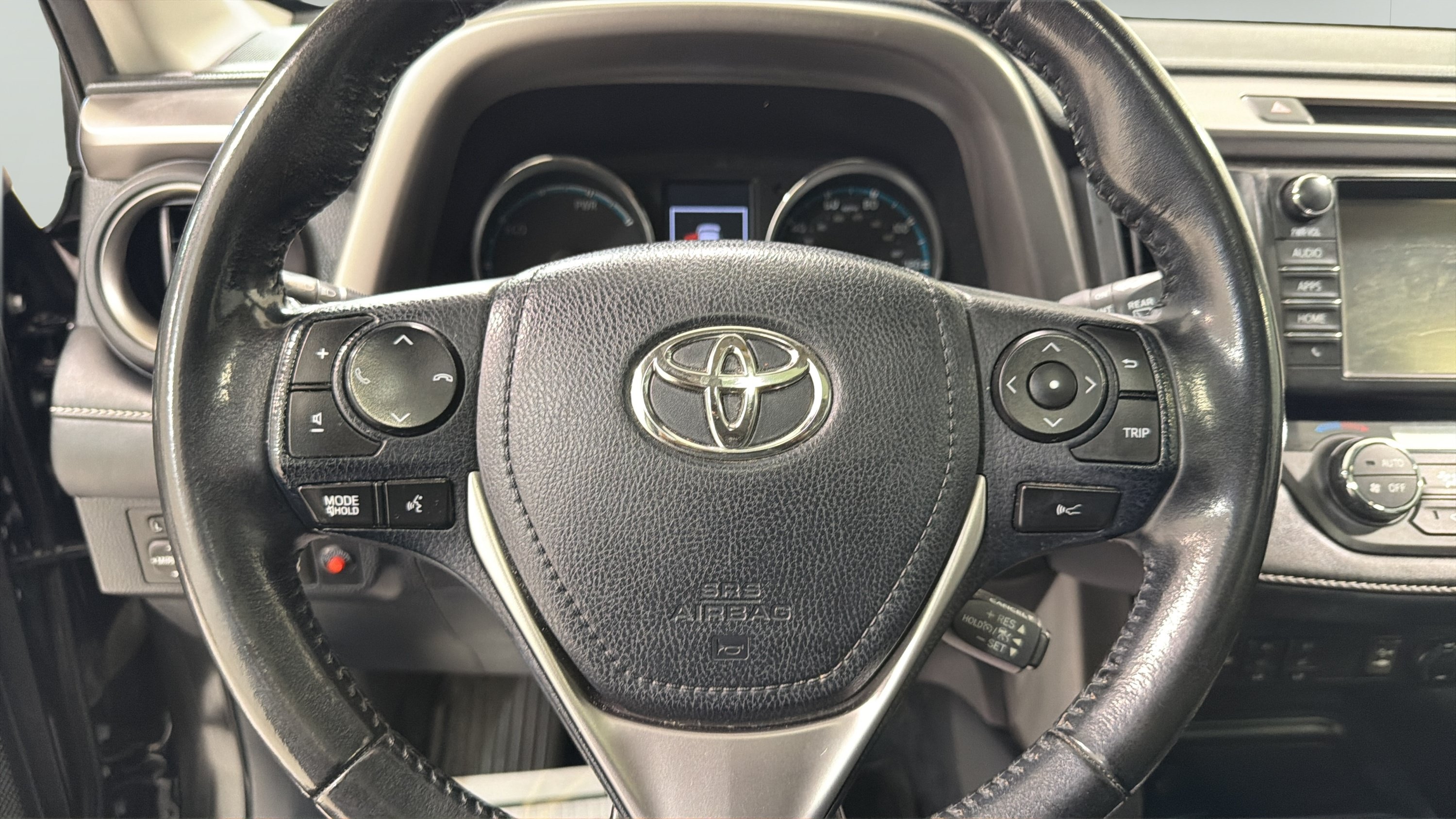 Used 2018 Toyota RAV4 Limited AWD/4WD image 12