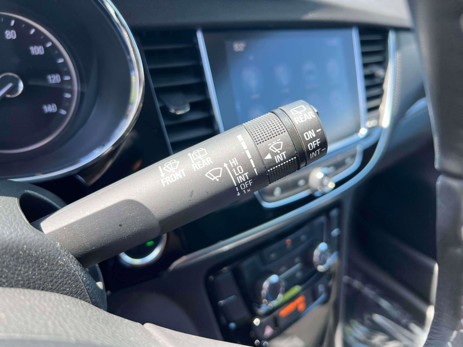 Used 2020 Buick Encore Preferred image 15