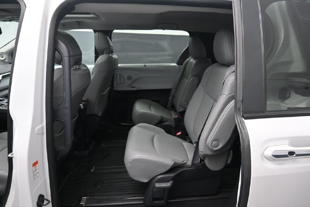 Used 2025 Toyota Sienna XLE w/ XLE Plus Package AWD/4WD image 21